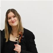 Soy María y soy profesora de música. Si quieres aprender sobre lenguaje musical, piano, violín o viola, este es tu sitio